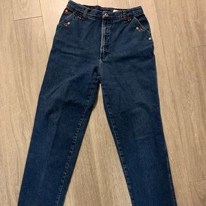 Vintage Rockies brand floral embroidery jeans!